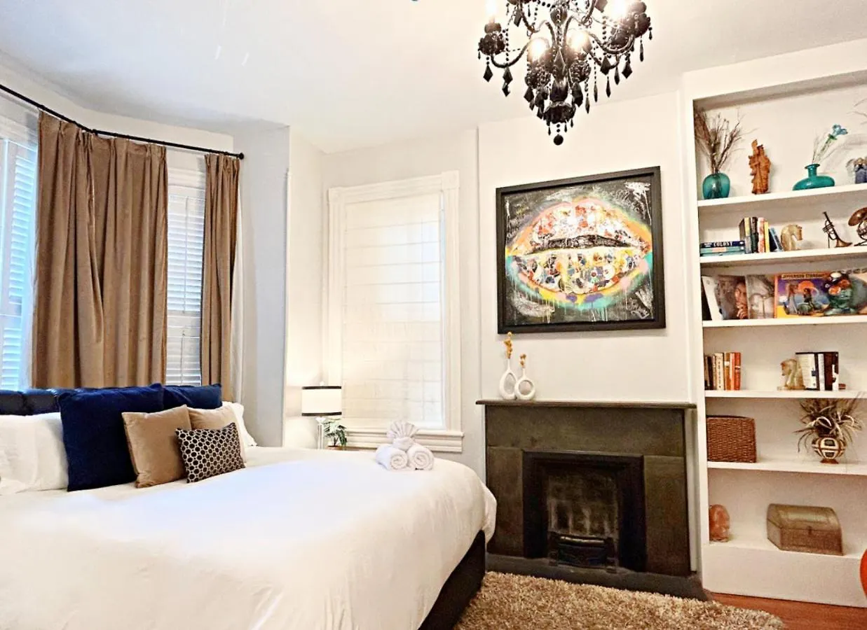 The Lyons House - Luxe Historical - Parking Included Σαβάνα