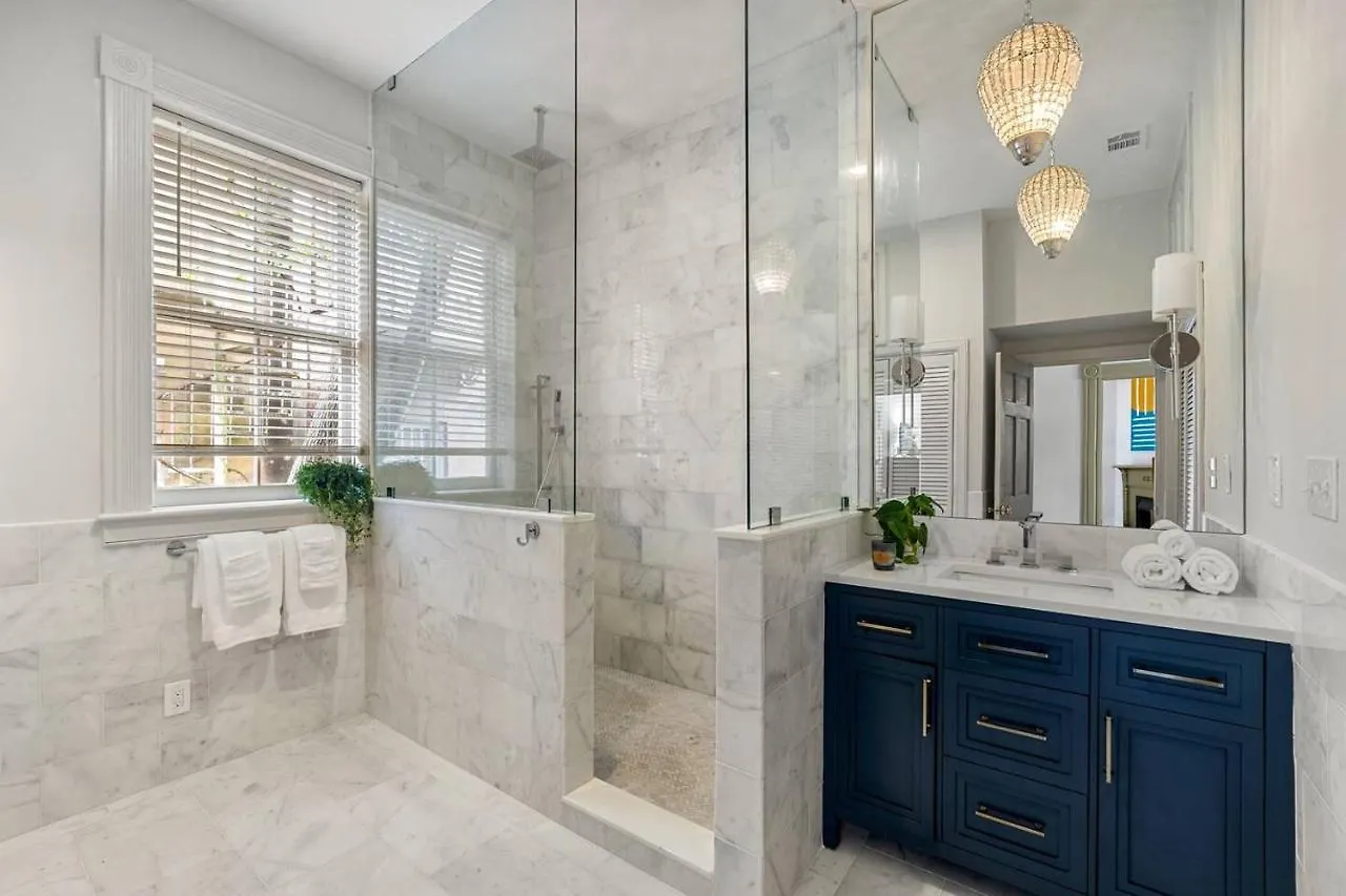 Carriage House - House On Taylor Square Daire *