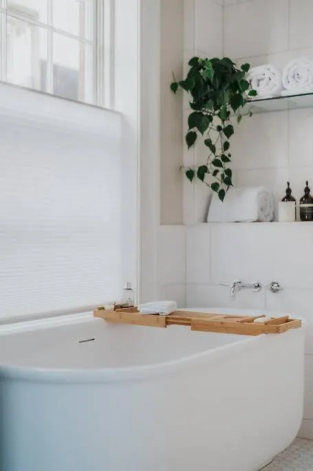 Luxury Overlooking Taylor Square - House On Taylor Square