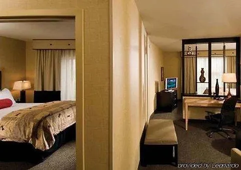 Doubletree By Hilton Airport 4*
