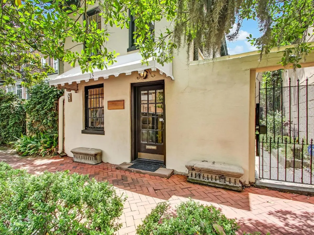 Courtyard Off Madison Square Appartamento Savannah