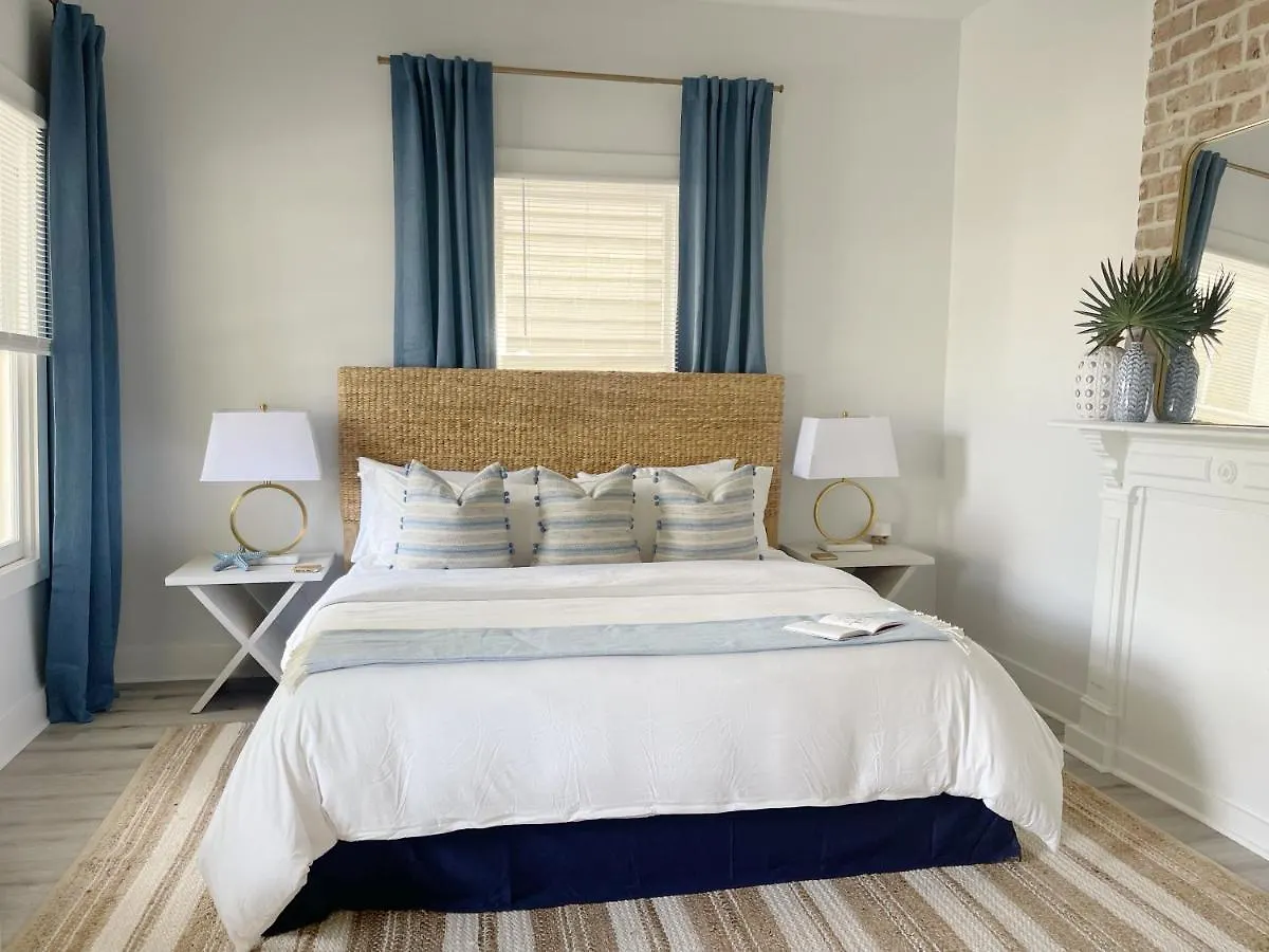 New! Stylish 1900s Renovated Duplex Building Near Forsyth & River St サバンナ
