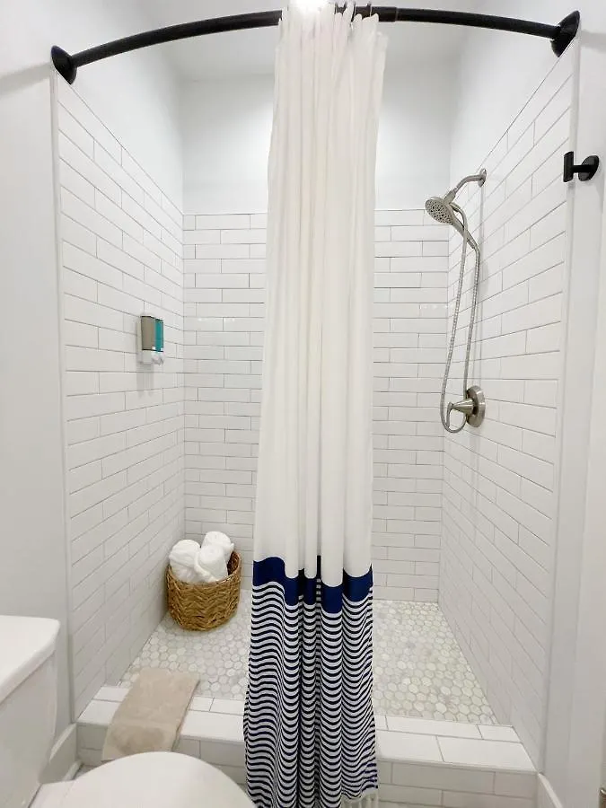New! Stylish 1900s Renovated Duplex Building Near Forsyth & River St アパート *