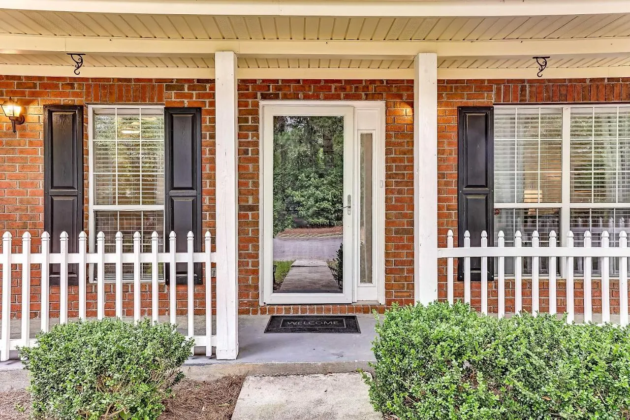 Soothing Townhome With Patio! בית נופש סוואנה