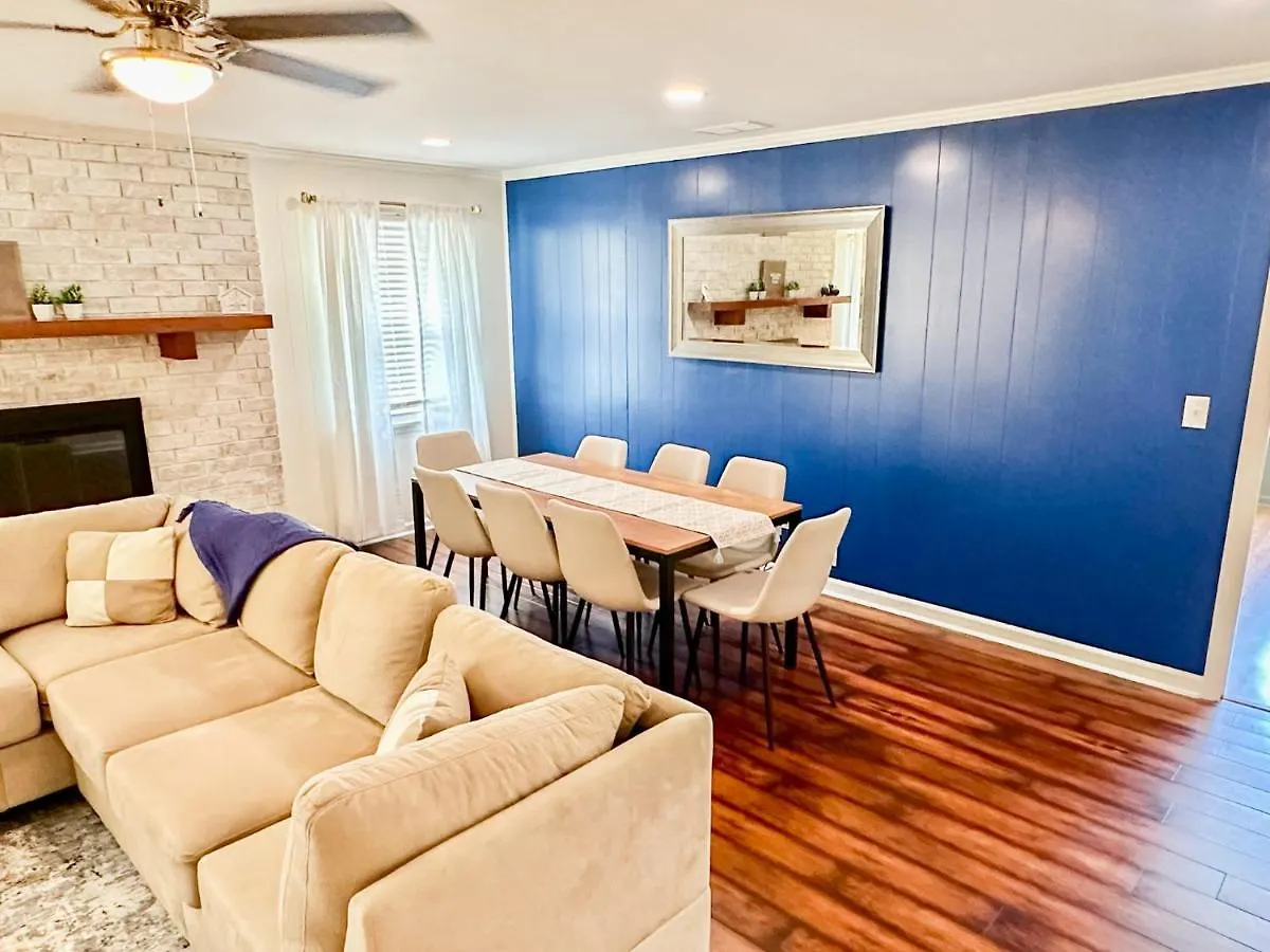 Cozy Oasis 15min To Dt & Tybee, Away From - The Nest Savannah