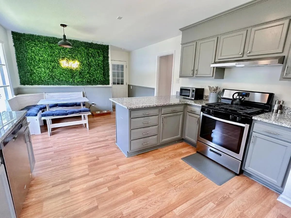Holiday home Cozy Oasis 15min To Dt & Tybee, Away From - The Nest *