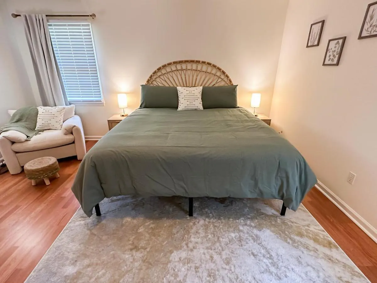 Cozy Oasis 15min To Dt & Tybee, Away From - The Nest Holiday home Savannah