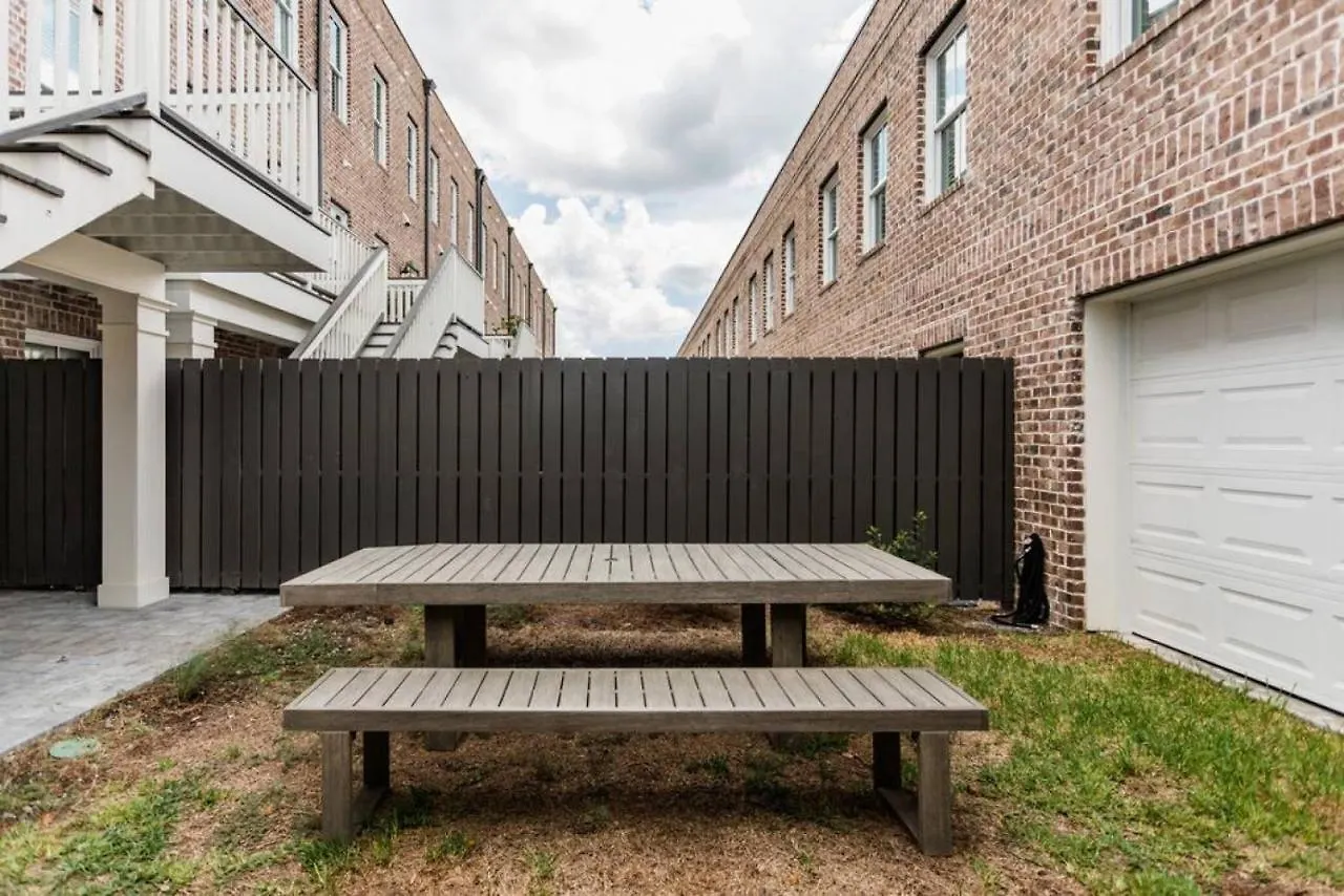 بيت للعطل Radiant Estate In *