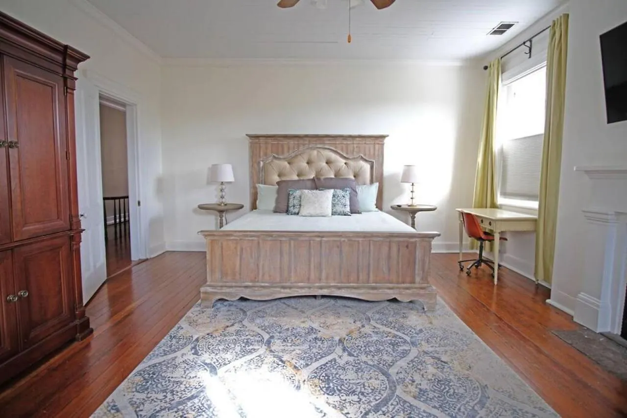 Historic Hamilton House * Savannah