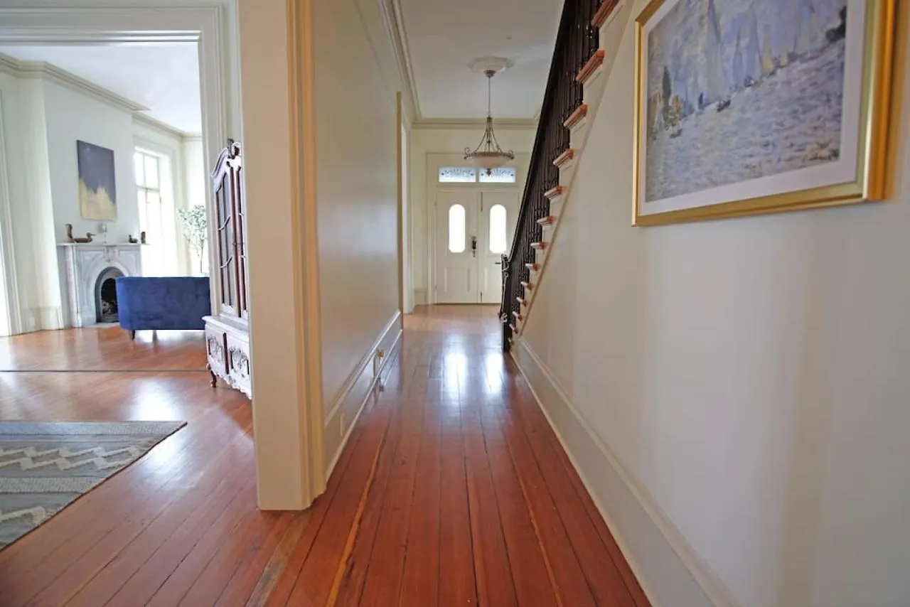Holiday home Historic Hamilton House