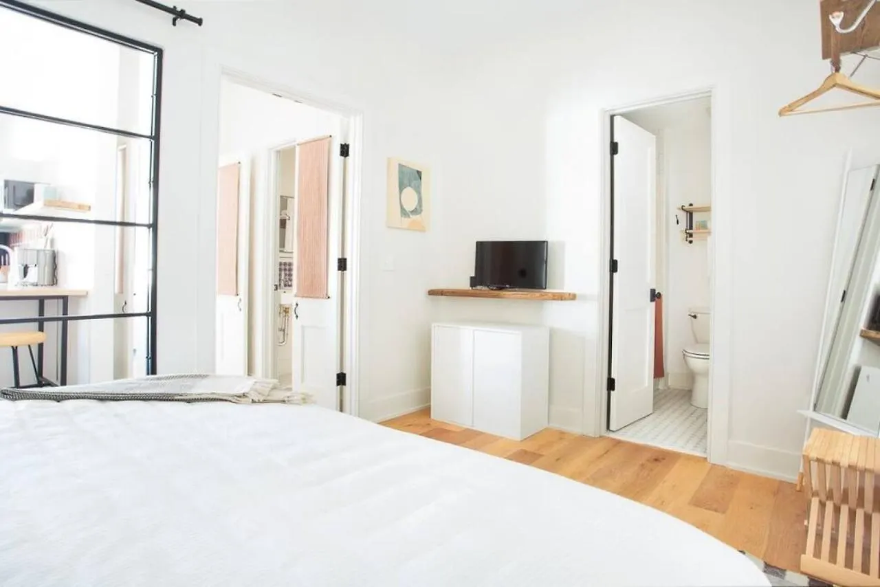 Roomy Hip 2br In 펜션 서배너