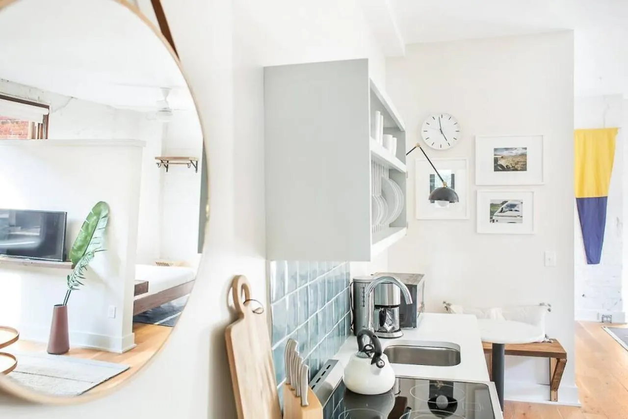 Downtown Loft Near Everything Διαμέρισμα *