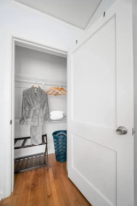 Rare Hidden Gem - Minutes From Downtown & Forsyth!