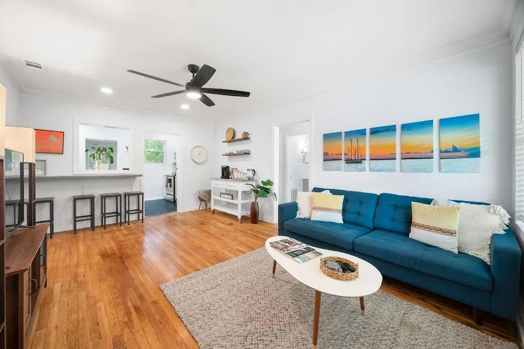 Casa vacanze Rare Hidden Gem - Minutes From Downtown & Forsyth! *