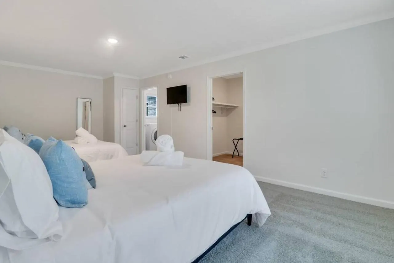 Hidden Gem In Pooler Holiday home Savannah