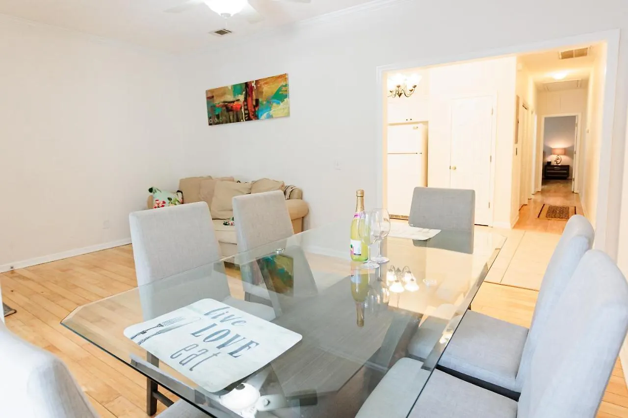 Private 2 Bedroom And 2 Bathroom In Apartment Savannah