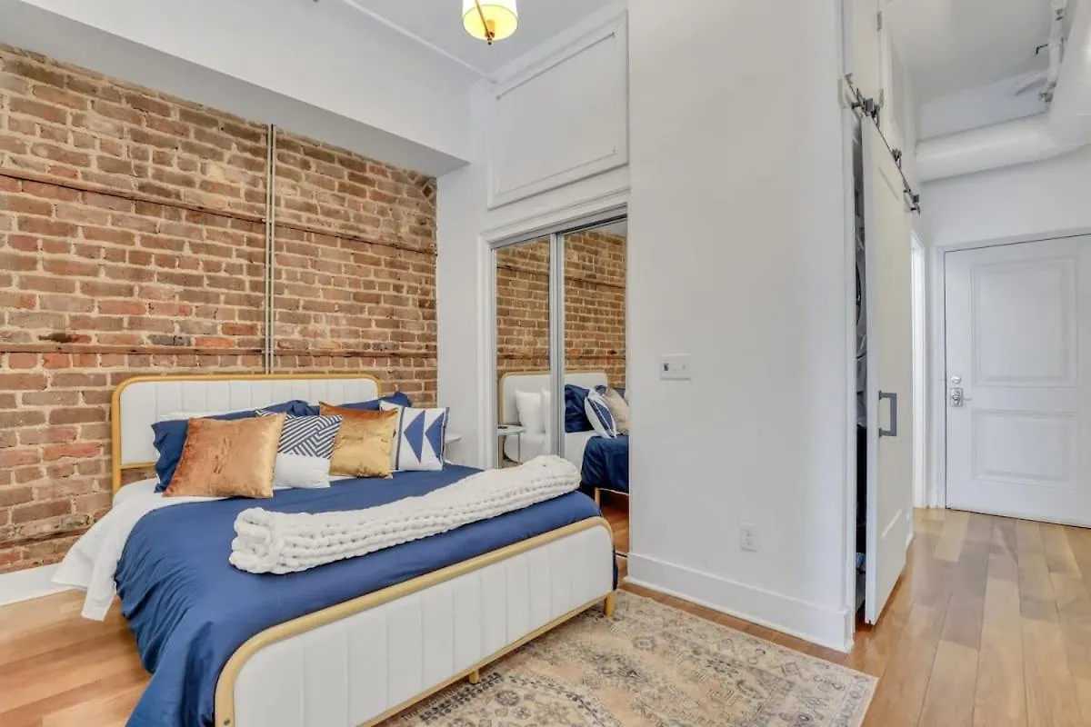 Apartment Lush Loft - Near Plant Riverside District