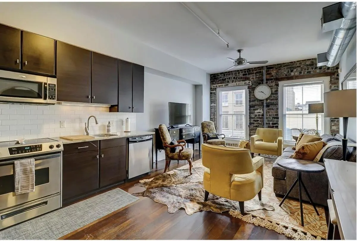 Old Towne Loft On Broughton -steps To Market 公寓