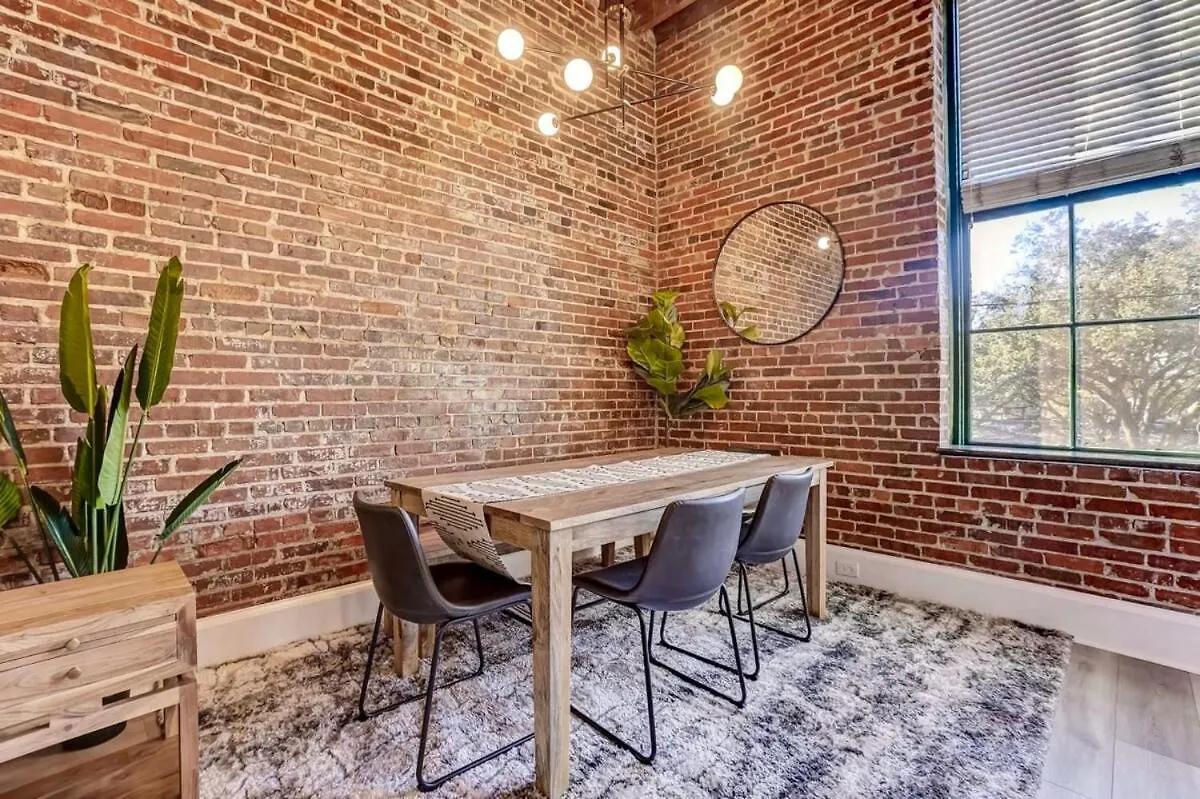 Apartment West End Loft - Downtown 5 Min Walk To River St *