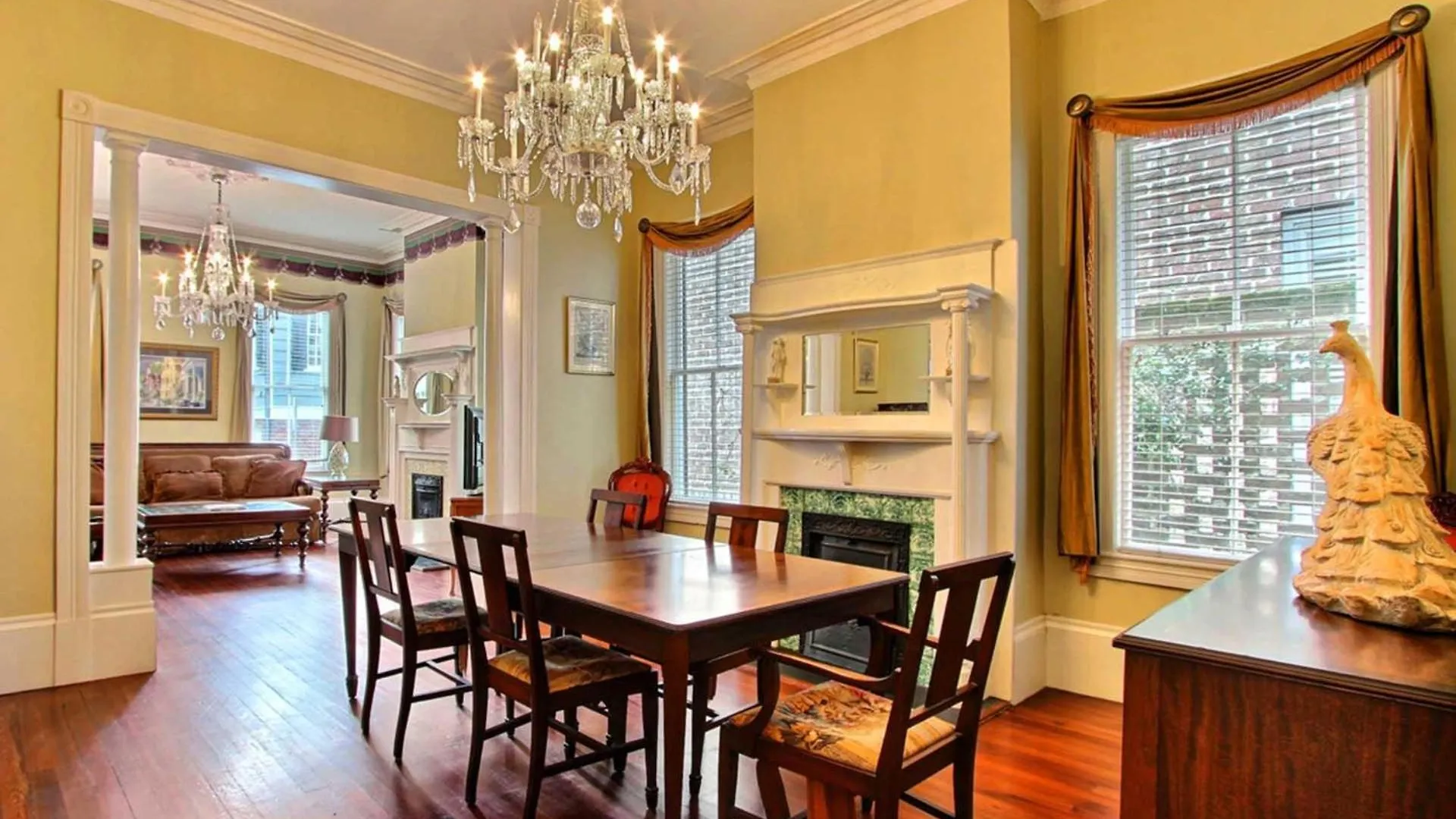 Washington Square Manor * Savannah