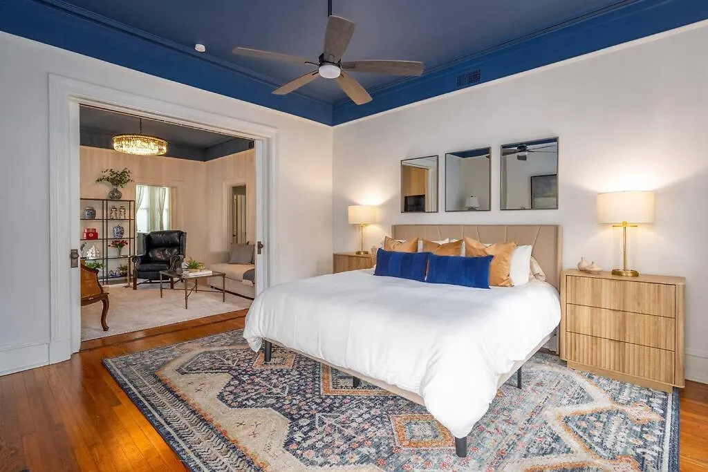 Charming Historic District Parlor Level בית נופש סוואנה