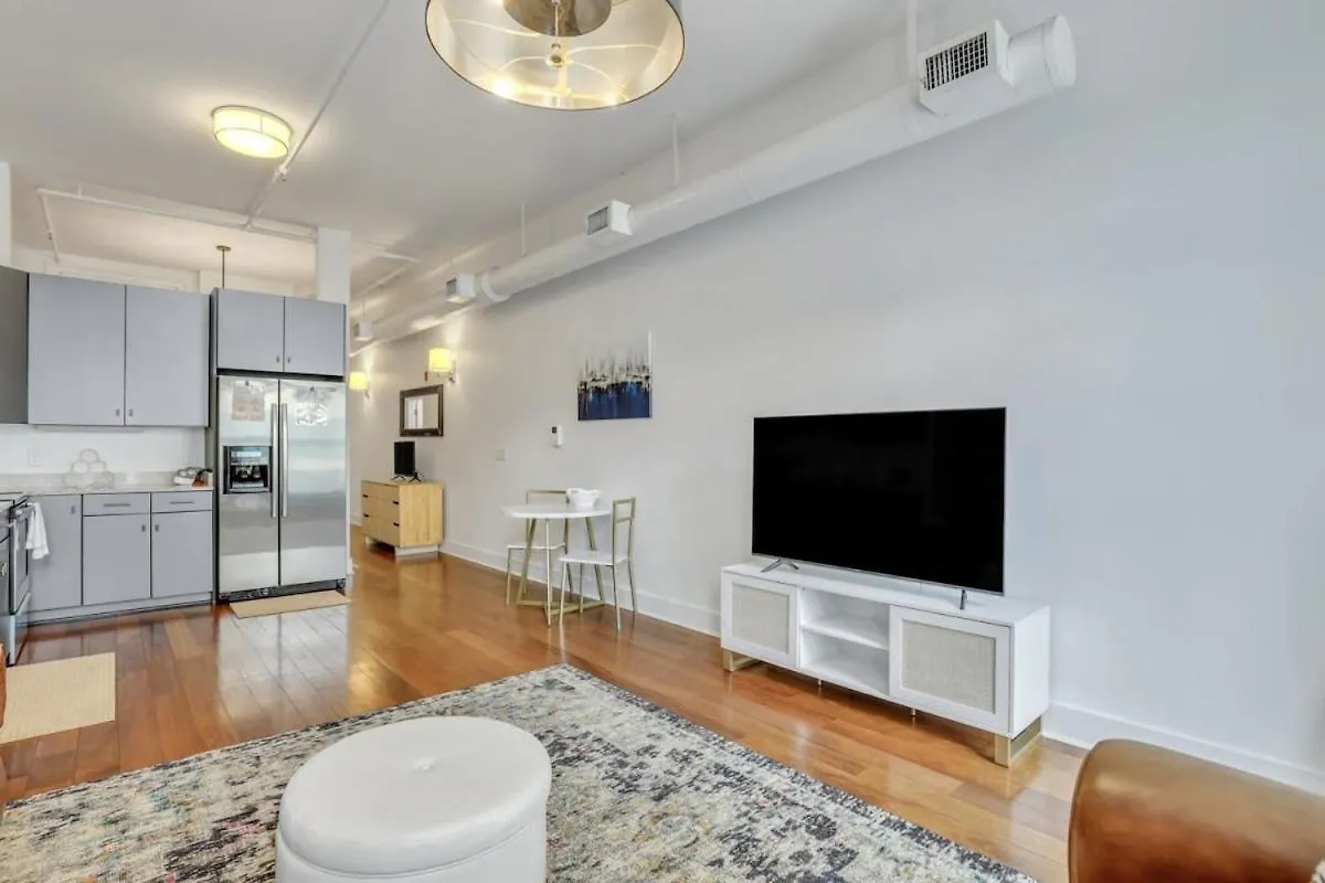 Lush Loft - Near Plant Riverside District *