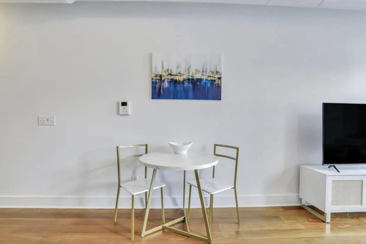 Apartment Lush Loft - Near Plant Riverside District *