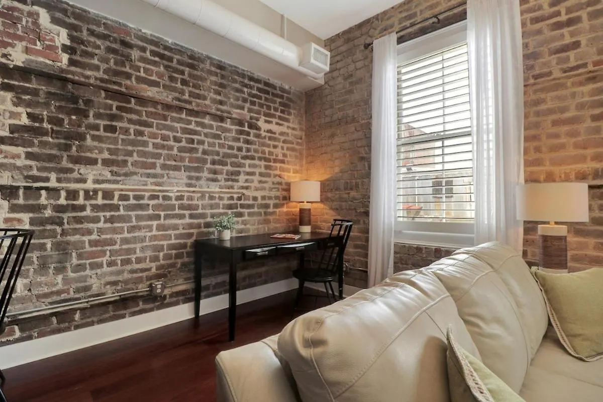 Downtown Loft- Steps Away From Plant Riverside! 公寓 *