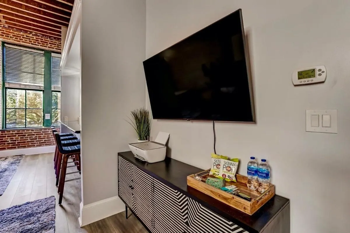 West End Loft - Downtown 5 Min Walk To River St Apartment