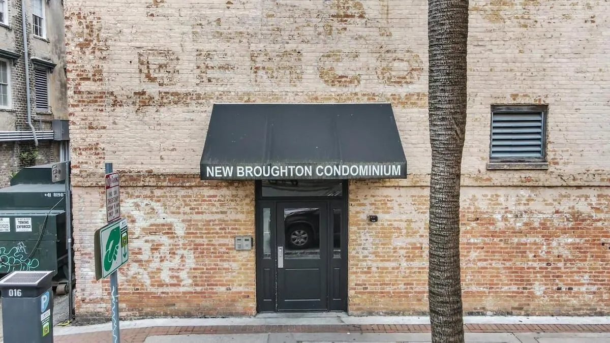 公寓 Old Towne Loft On Broughton -steps To Market