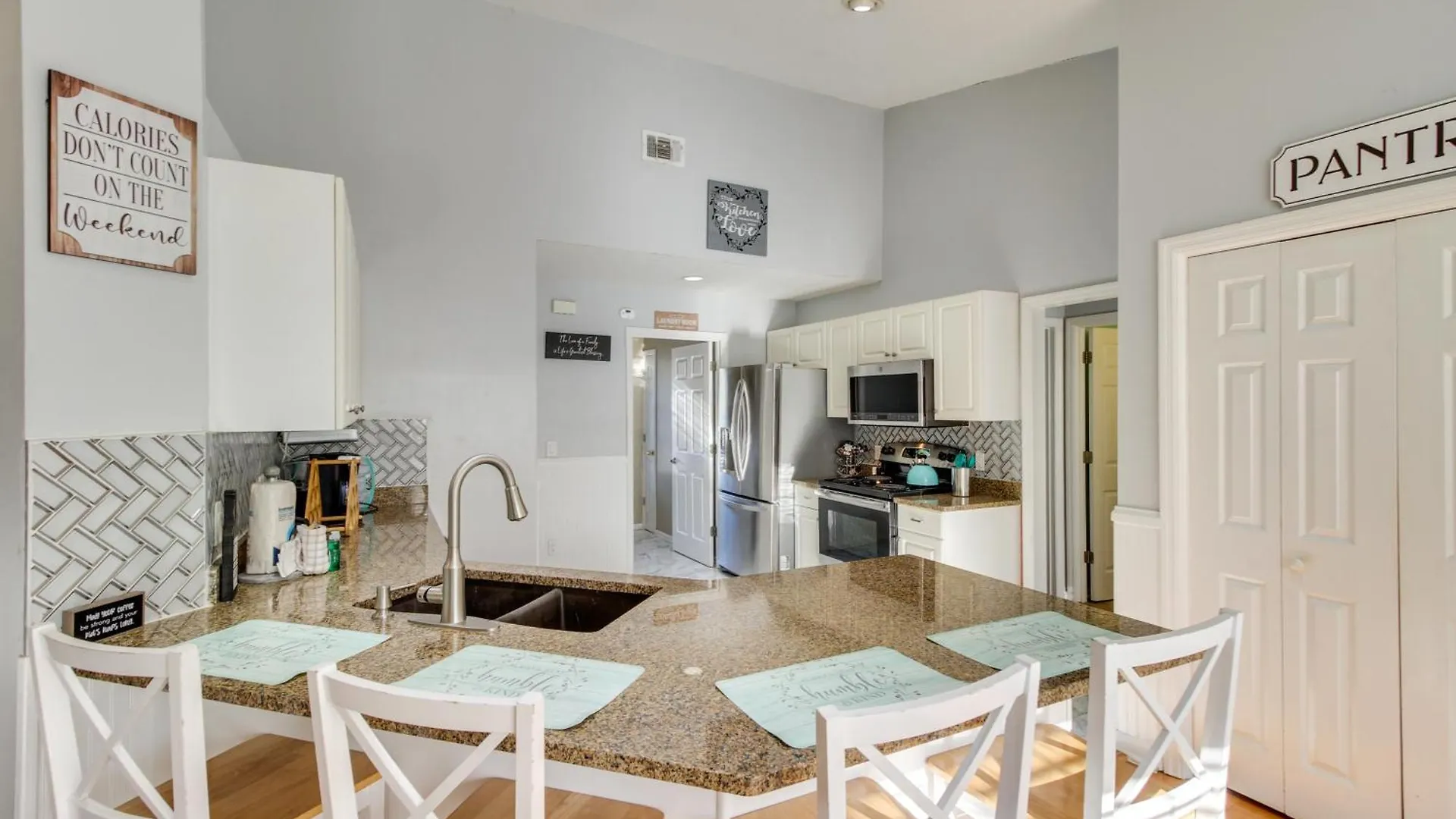 Pet-friendly Gem - 12 Mi To Tybee Island!