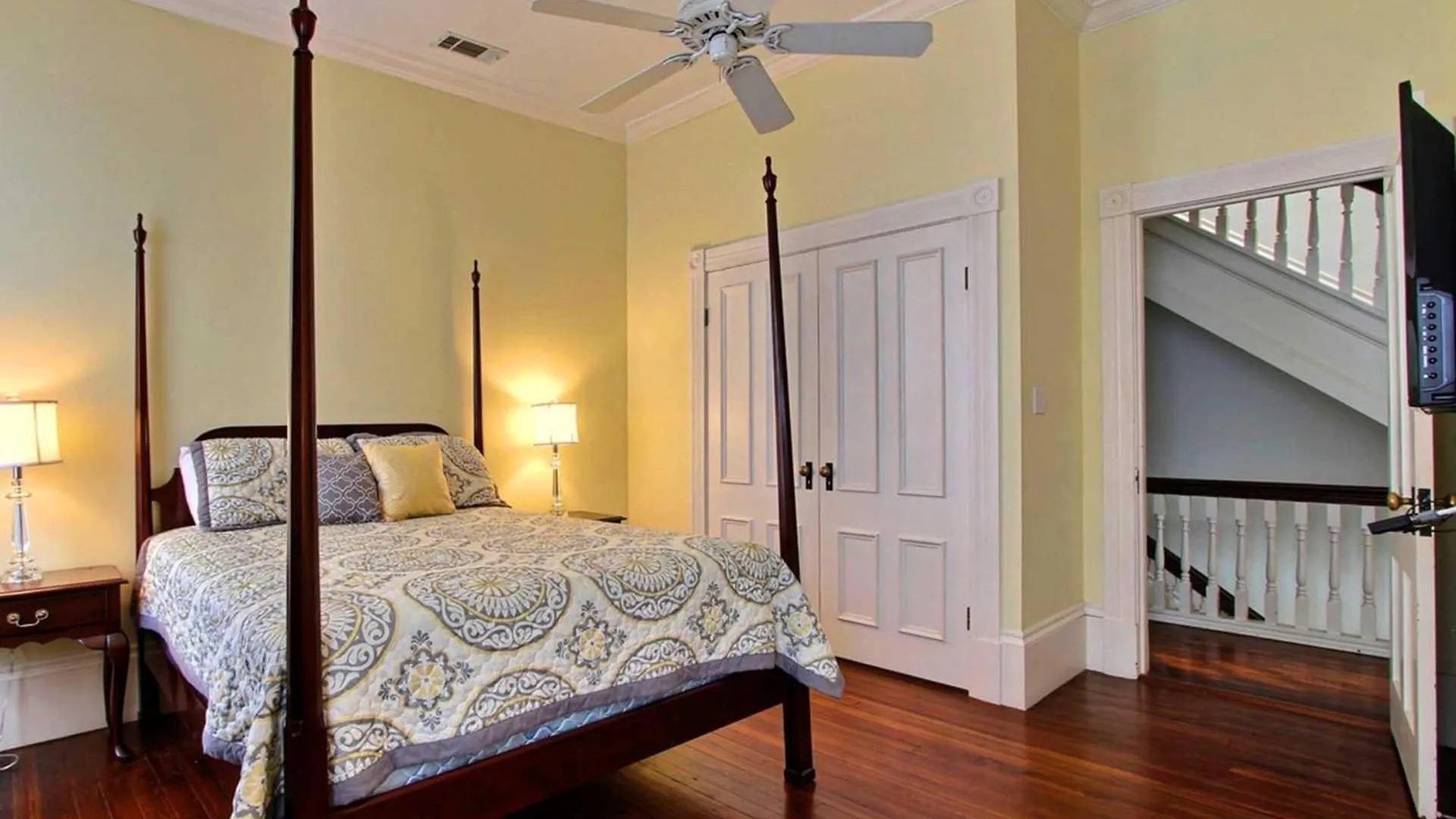 Washington Square Manor *
