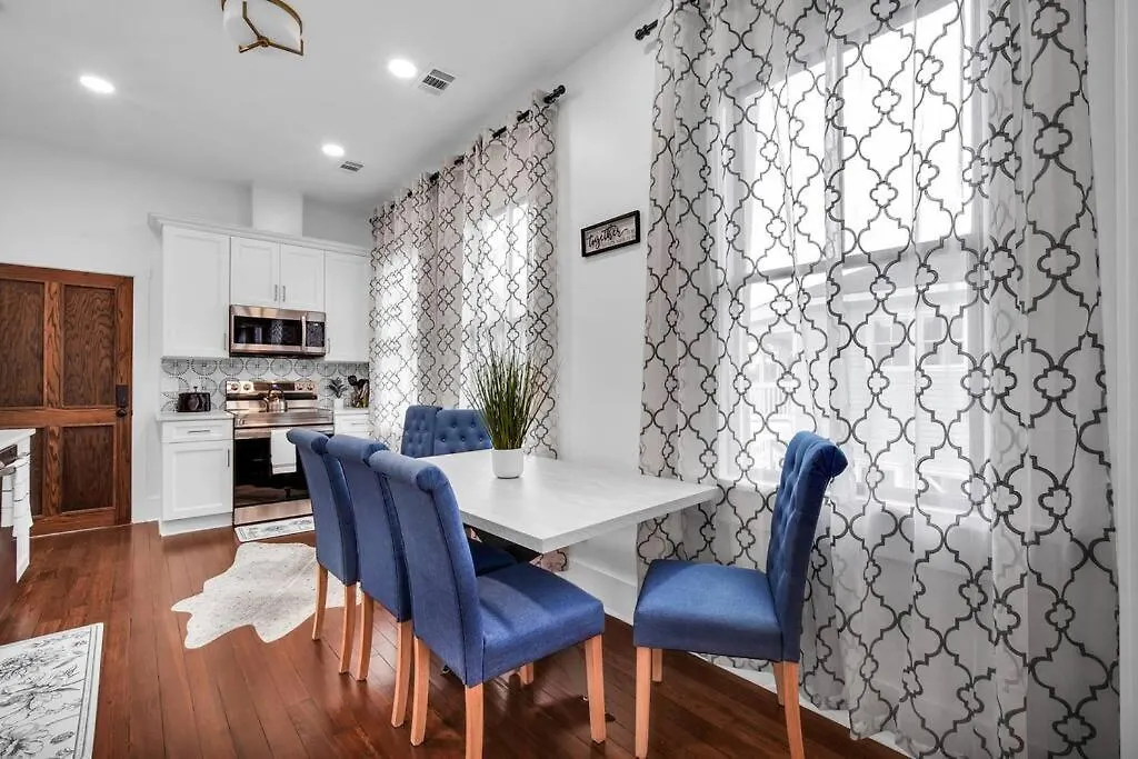 Modern Living In Thomas Square! Daire Savannah