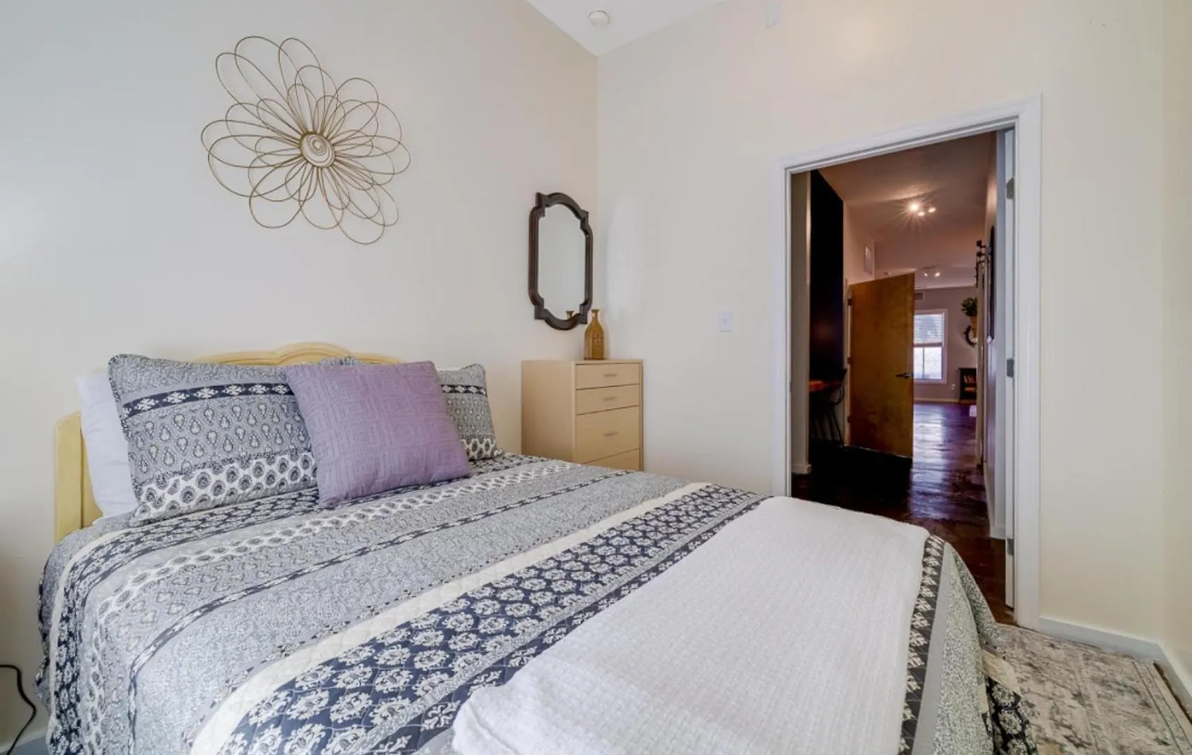 Feriehus ☆historic Living•2 Separate Spaces•downtown•walk To Forsyth Park•private Patio/porch☆