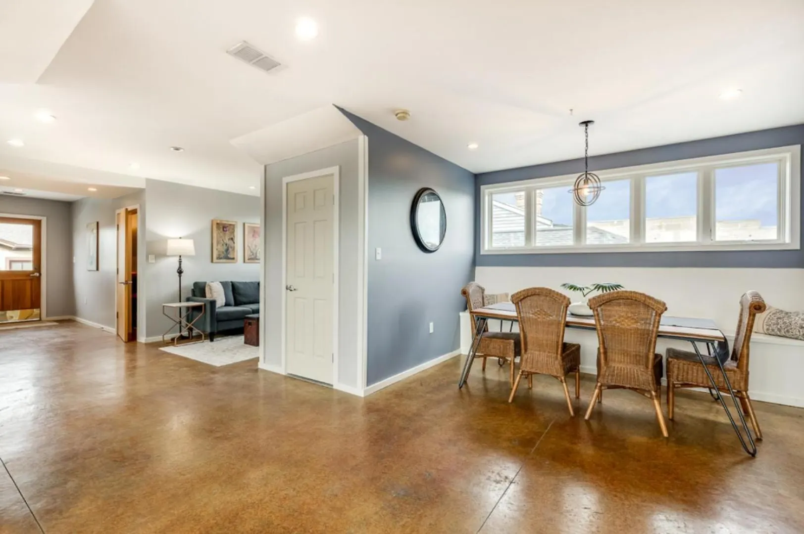Feriehus ☆historic Living•2 Separate Spaces•downtown•walk To Forsyth Park•private Patio/porch☆