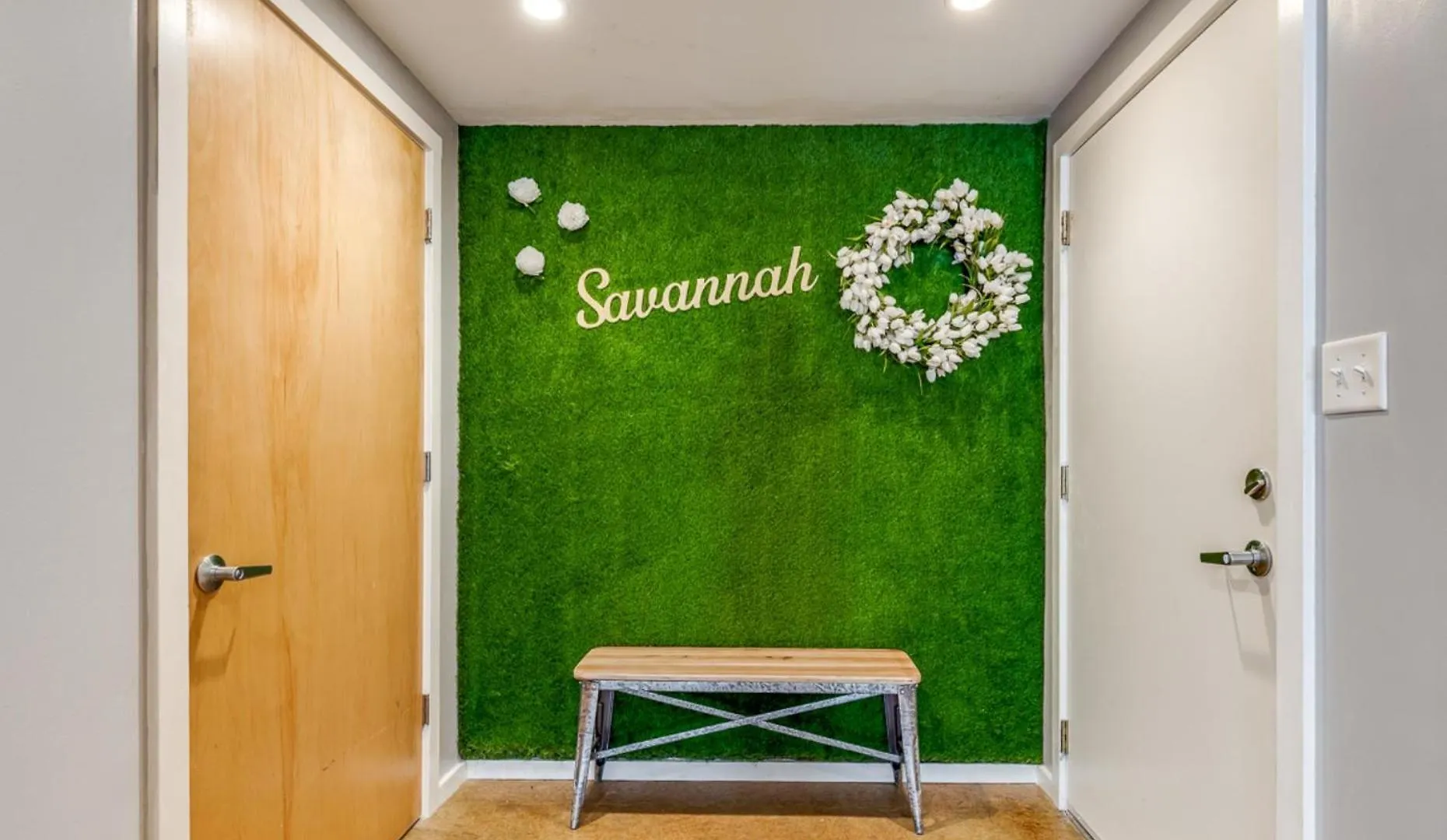 Feriehus ☆historic Living•2 Separate Spaces•downtown•walk To Forsyth Park•private Patio/porch☆ Savannah
