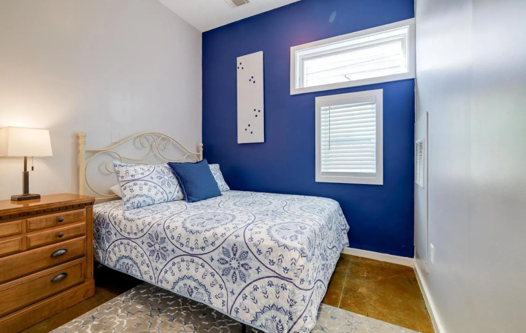 Feriehus ☆historic Living•2 Separate Spaces•downtown•walk To Forsyth Park•private Patio/porch☆ *
