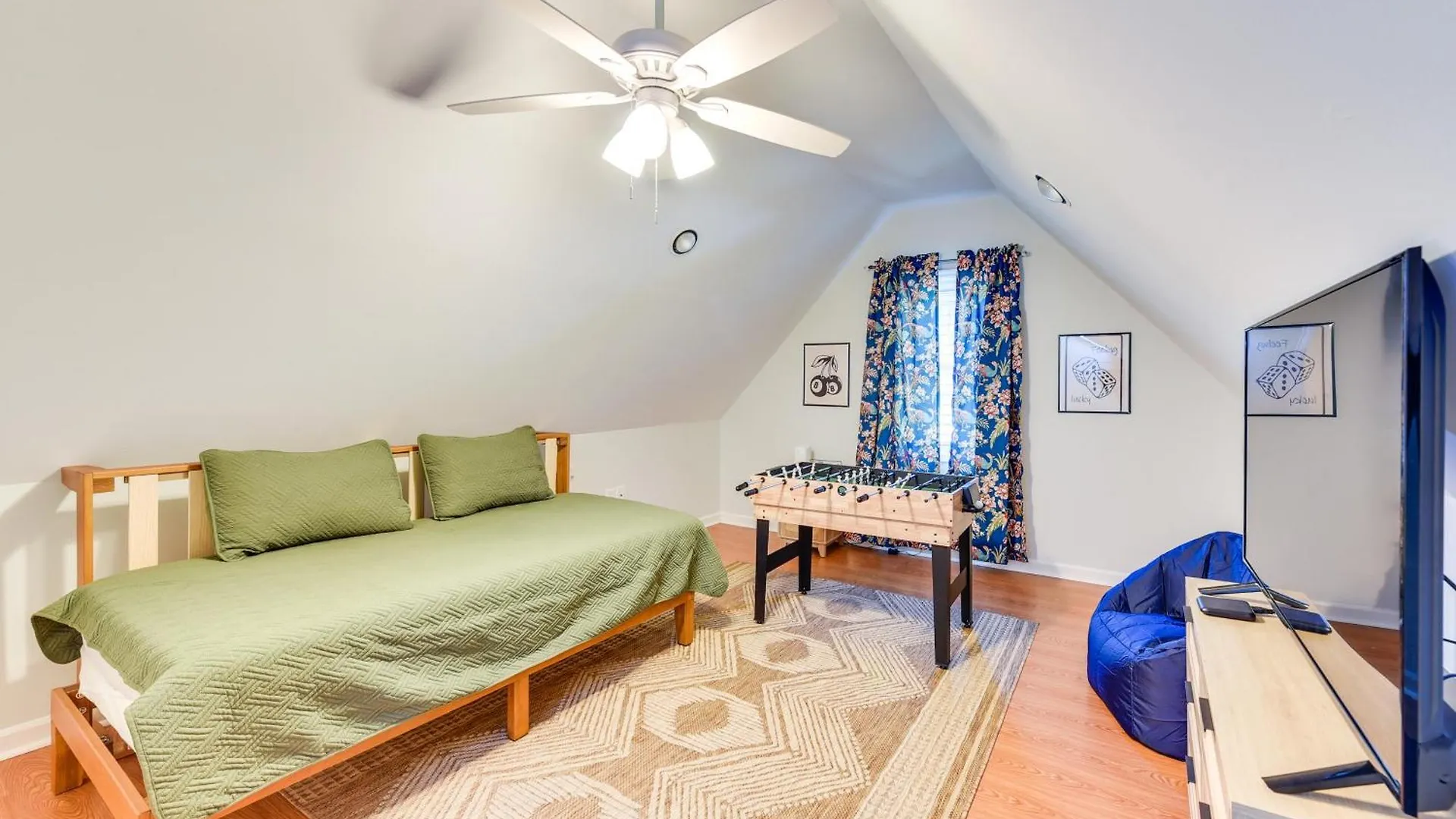 Close To Bike Trails And Beaches! * Savannah