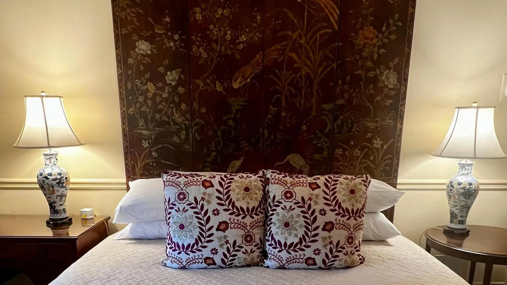 Catherine Ward House 3*