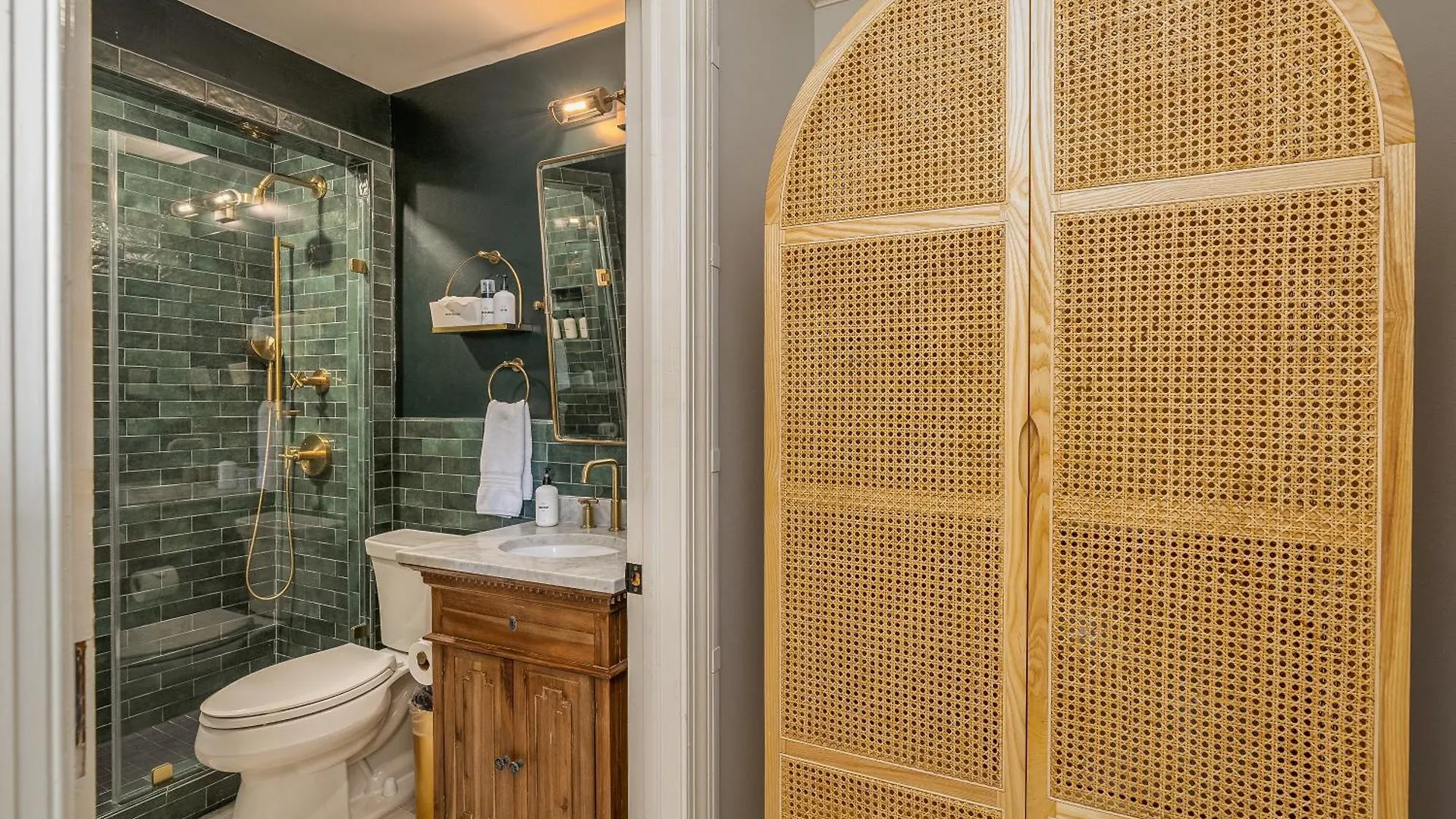 Bellwether House Bed & Breakfast