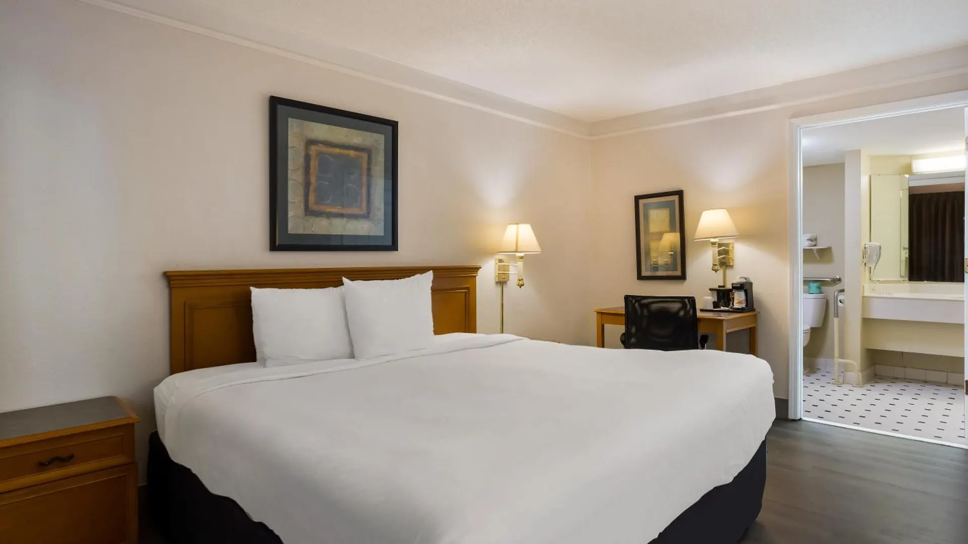 Lodge Super 8 By Wyndham Savannah