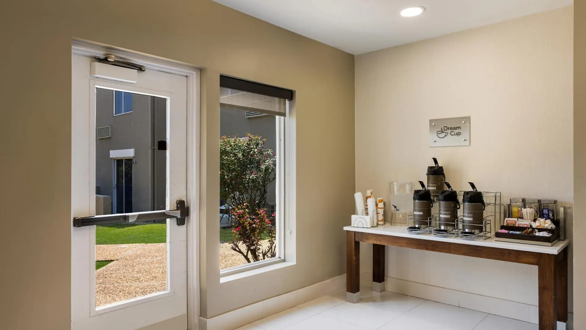 אורחן Sleep Midtown 3*