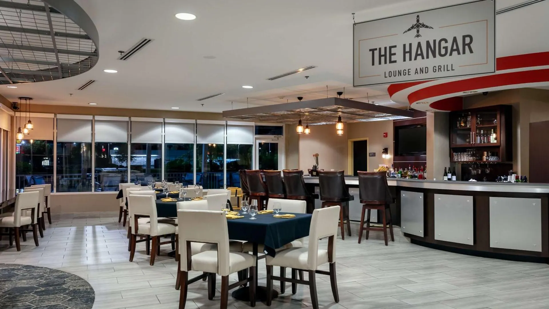 Hotel Doubletree By Hilton Airport