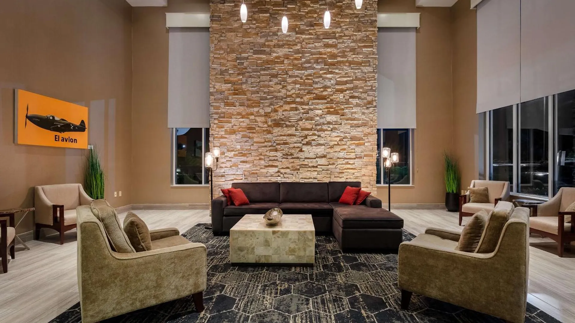 Hotel Doubletree By Hilton Airport 4*
