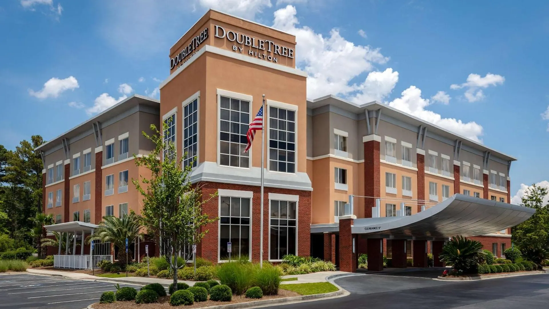 Doubletree By Hilton Airport