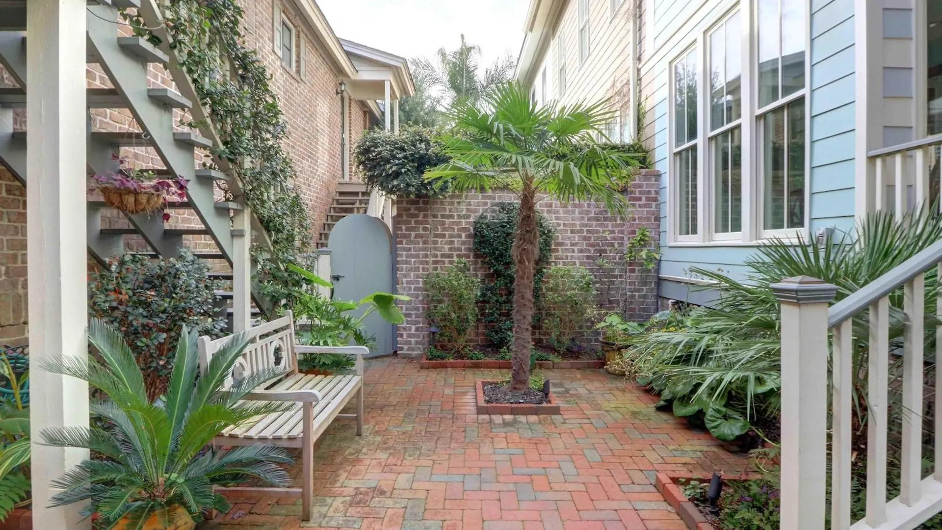 Crawford Carriage House