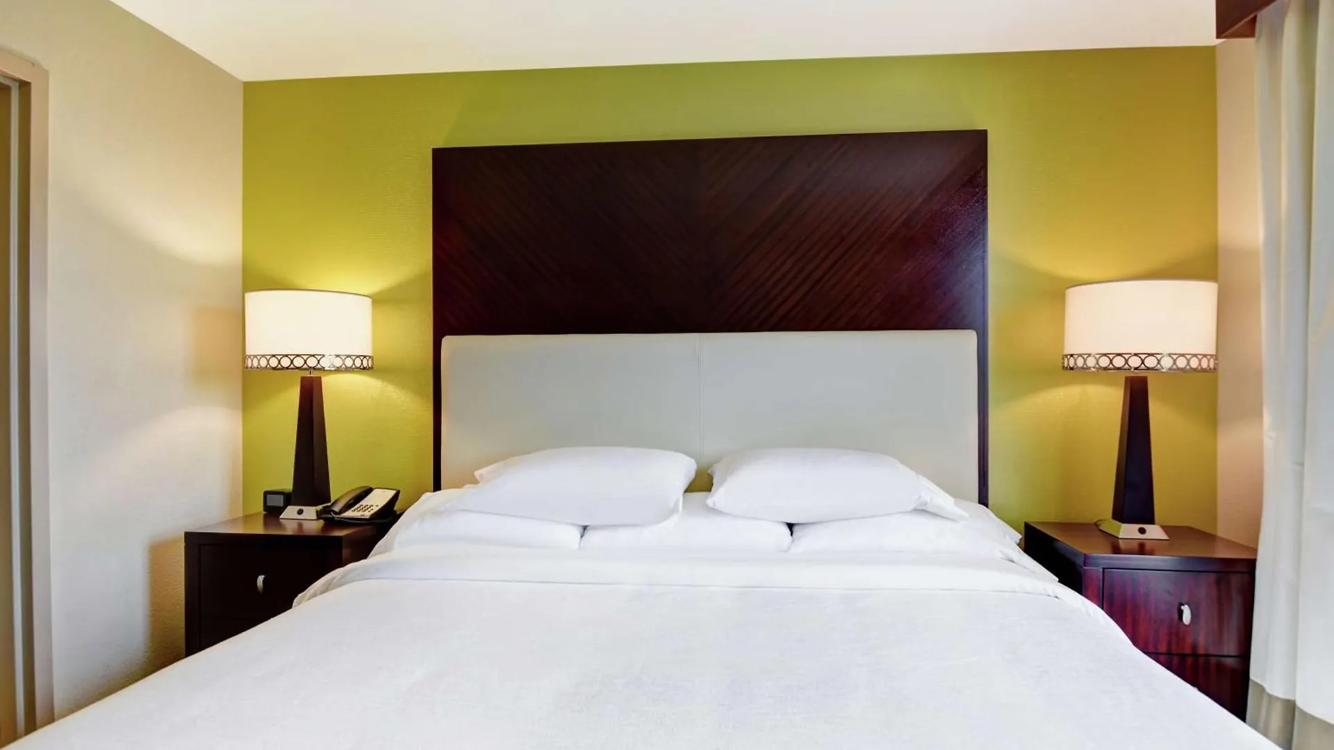 Embassy Airport Hotel 4*