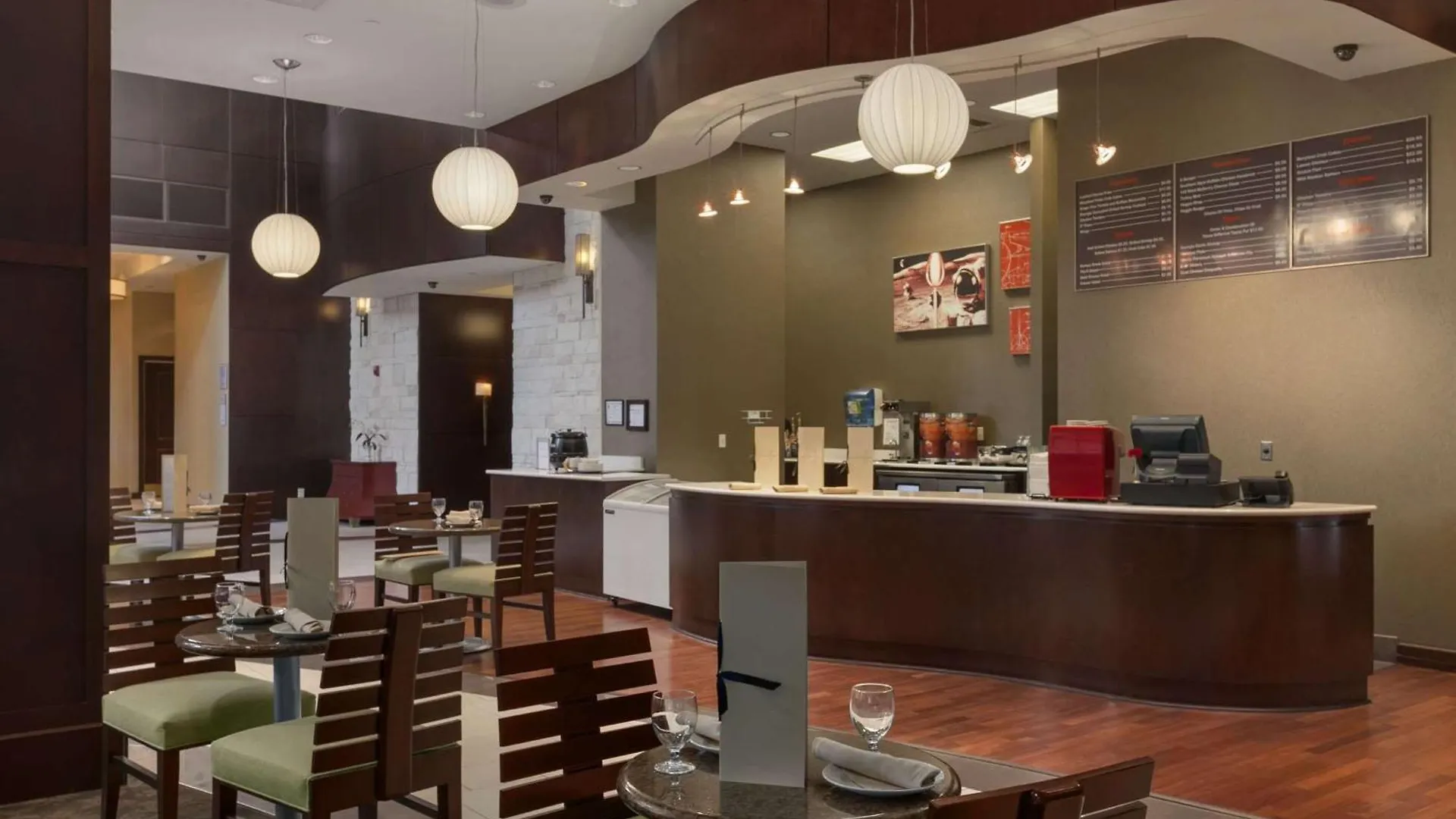 Embassy Airport Hotel 4*