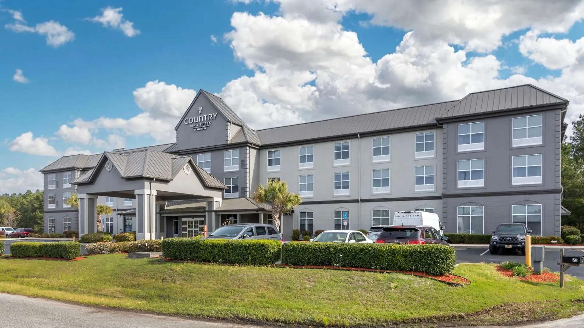 Country & By Radisson, Airport, Ga Hotel 3*