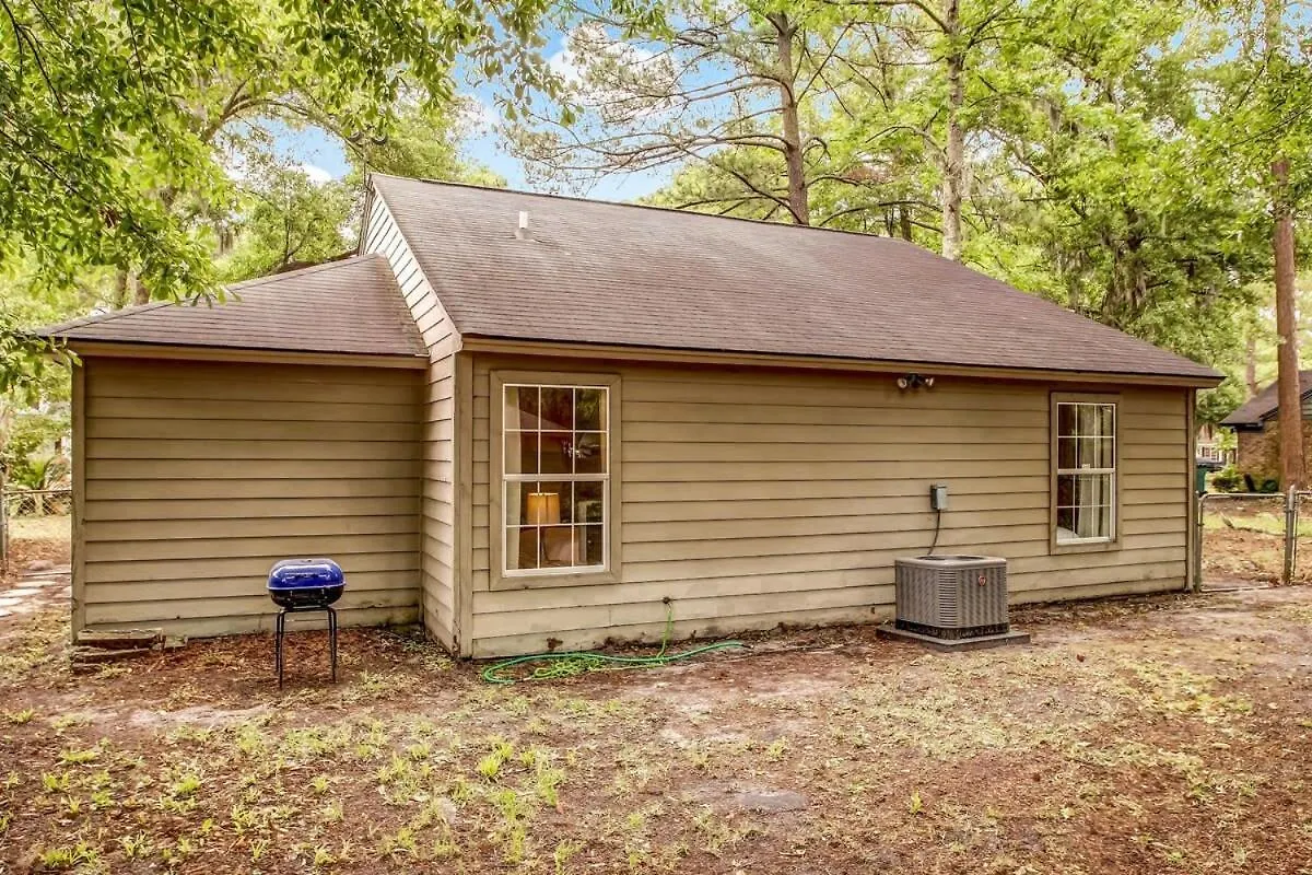 Holiday home Near Dining & Downtown- Moon River District Digs